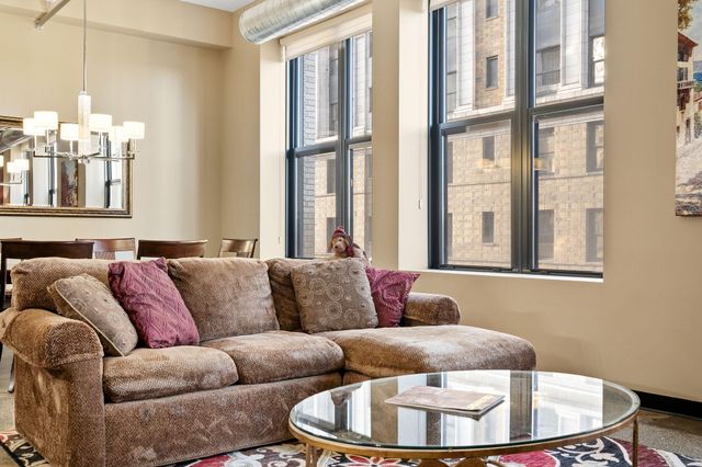 350 Saint Peter Street 802, Saint Paul, MN 55102