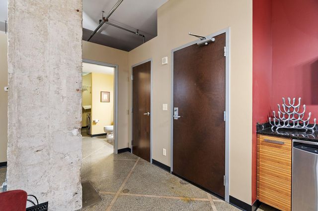 350 Saint Peter Street 802, Saint Paul, MN 55102