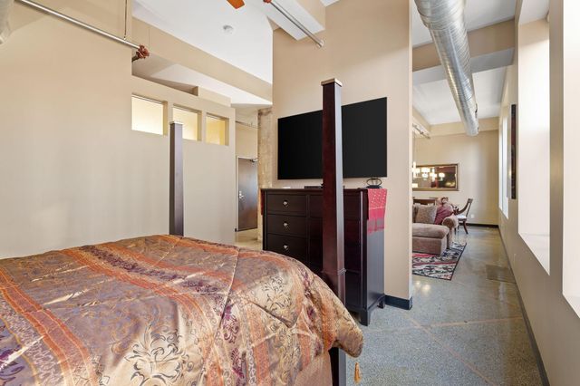 350 Saint Peter Street 802, Saint Paul, MN 55102