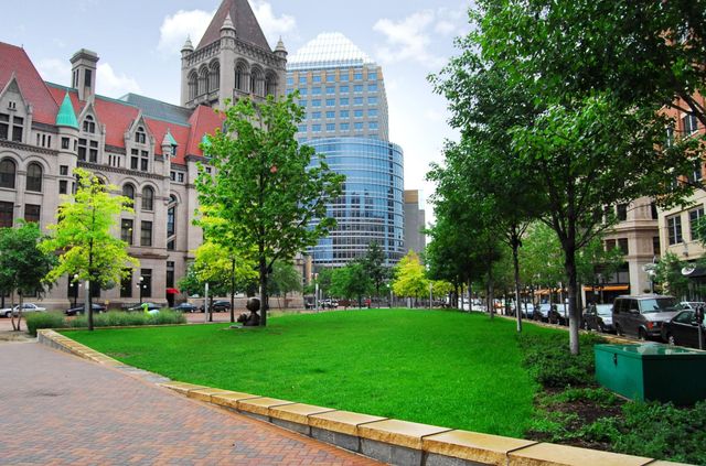 350 Saint Peter Street 802, Saint Paul, MN 55102