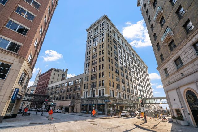 350 Saint Peter Street 802, Saint Paul, MN 55102