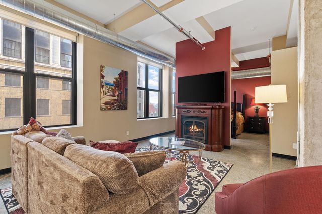 350 Saint Peter Street 802, Saint Paul, MN 55102