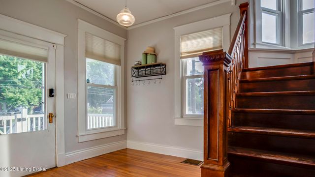 2805 Klondike Ln, Louisville, KY 40218