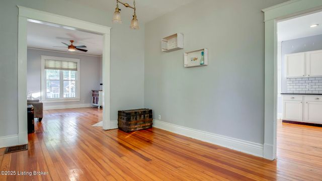 2805 Klondike Ln, Louisville, KY 40218