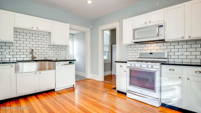 2805 Klondike Ln, Louisville, KY 40218