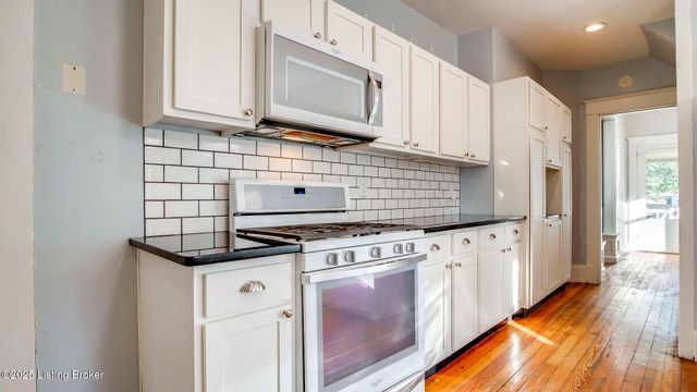 2805 Klondike Ln, Louisville, KY 40218