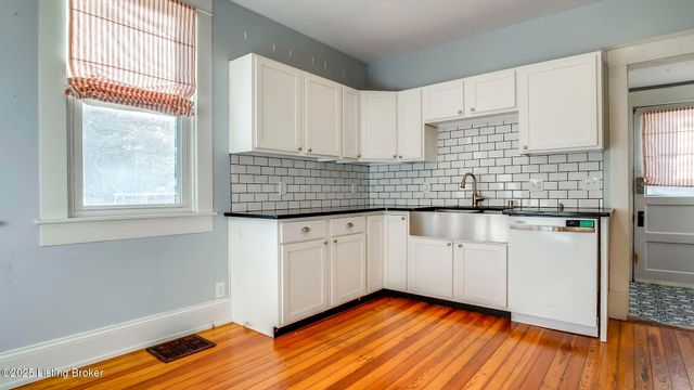 2805 Klondike Ln, Louisville, KY 40218