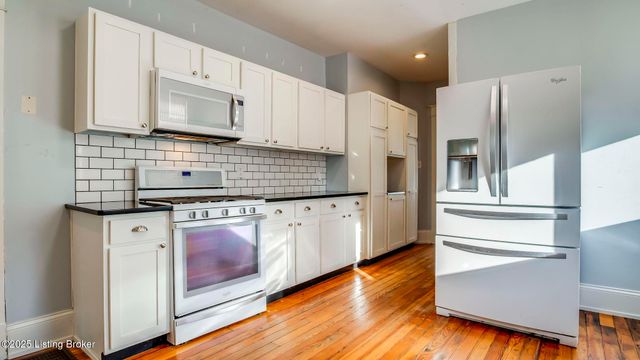 2805 Klondike Ln, Louisville, KY 40218