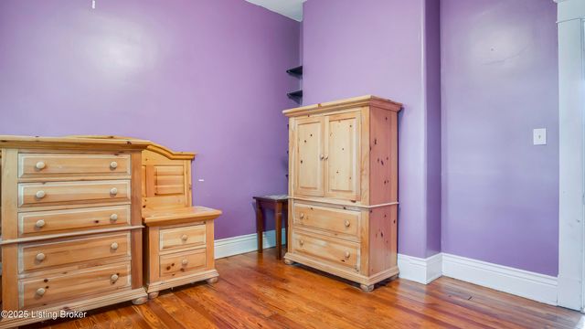 2805 Klondike Ln, Louisville, KY 40218