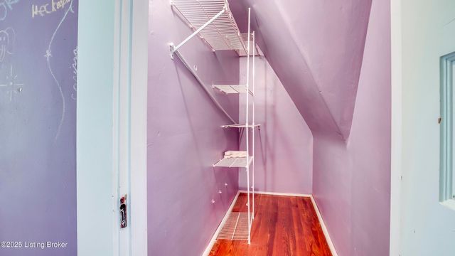 2805 Klondike Ln, Louisville, KY 40218