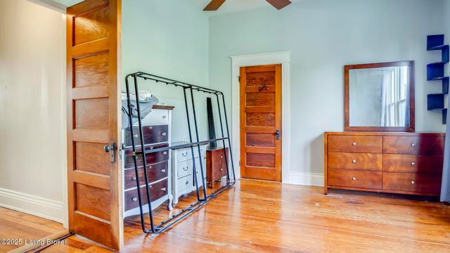 2805 Klondike Ln, Louisville, KY 40218