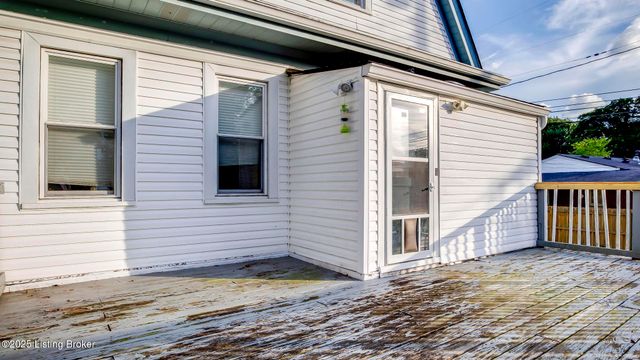 2805 Klondike Ln, Louisville, KY 40218