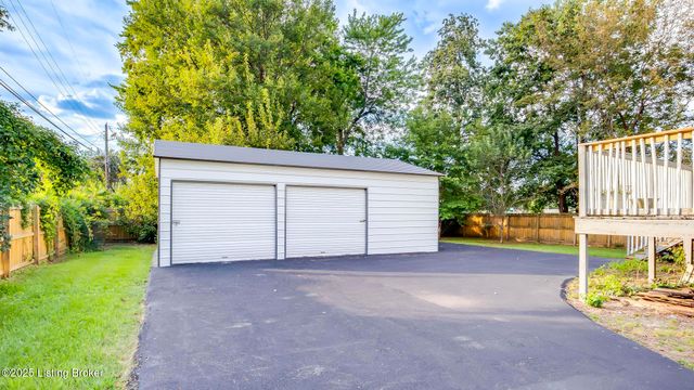 2805 Klondike Ln, Louisville, KY 40218