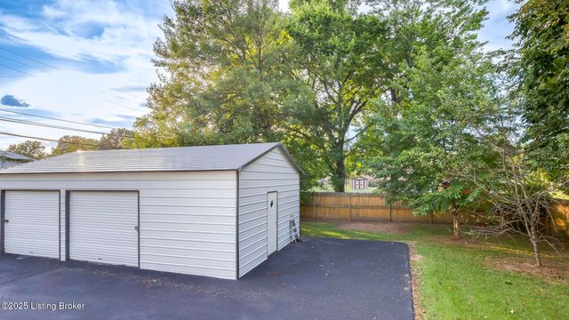 2805 Klondike Ln, Louisville, KY 40218