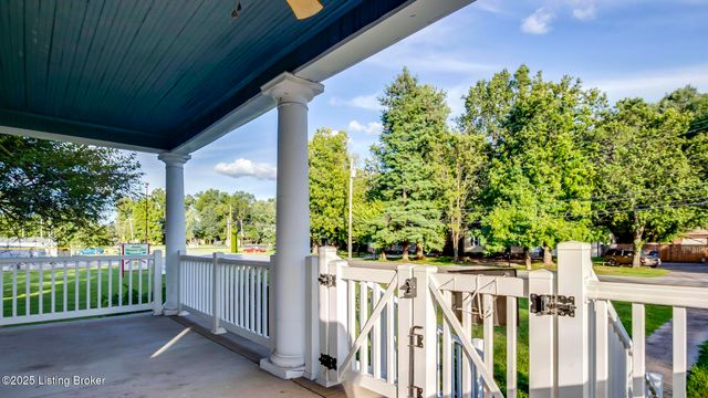 2805 Klondike Ln, Louisville, KY 40218