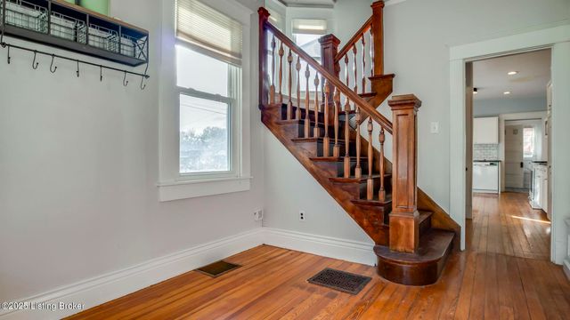 2805 Klondike Ln, Louisville, KY 40218