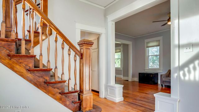 2805 Klondike Ln, Louisville, KY 40218