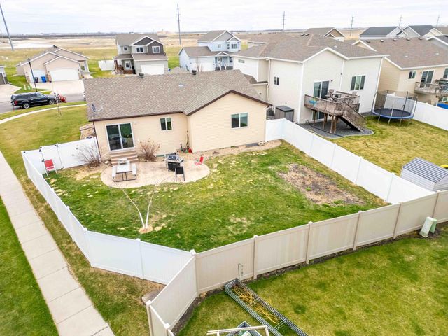 5509 58th Street S, Fargo, ND 58104