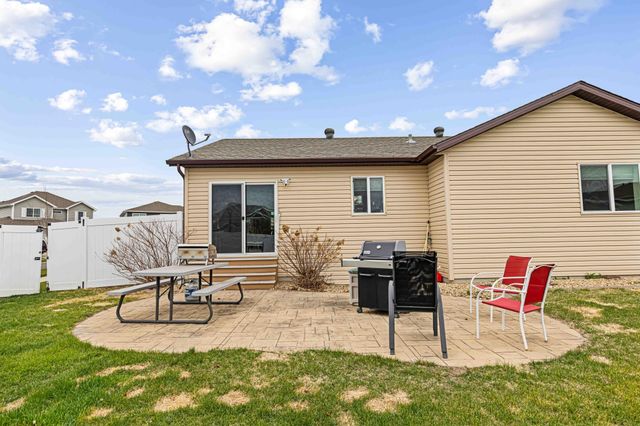 5509 58th Street S, Fargo, ND 58104