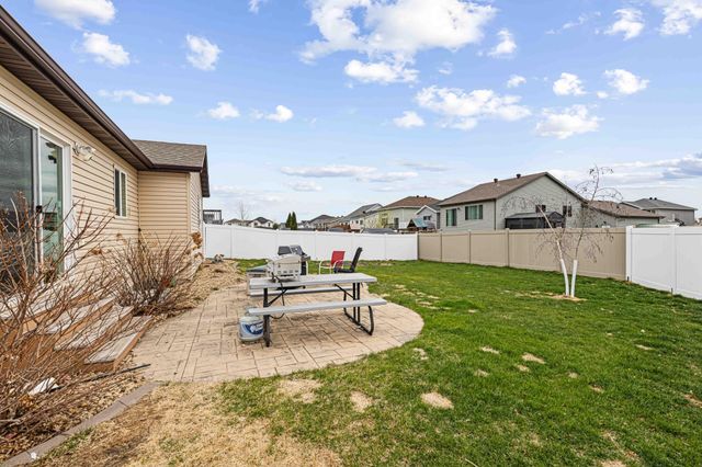 5509 58th Street S, Fargo, ND 58104