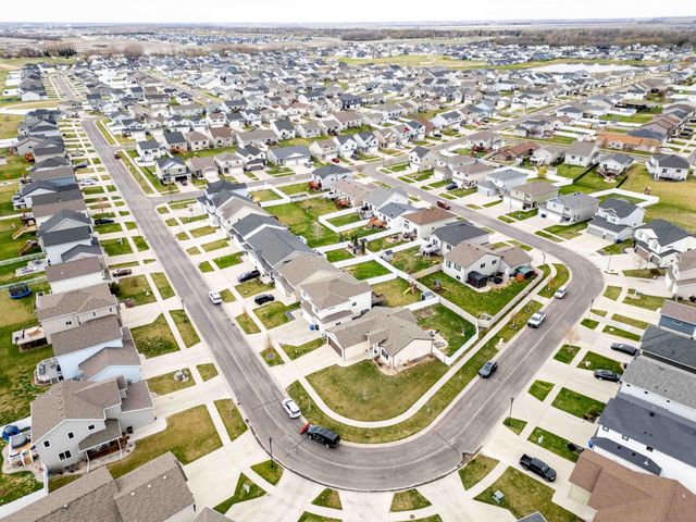 5509 58th Street S, Fargo, ND 58104