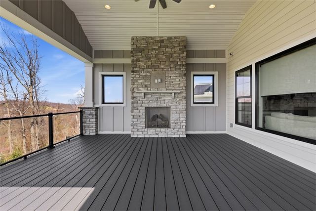 5018 Spruce Rd, Pine Twp, PA 15044