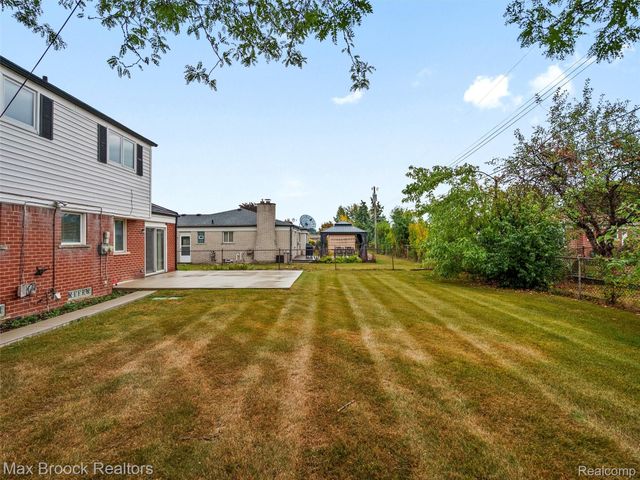 3040 Alden Drive, Sterling Heights, MI 48310