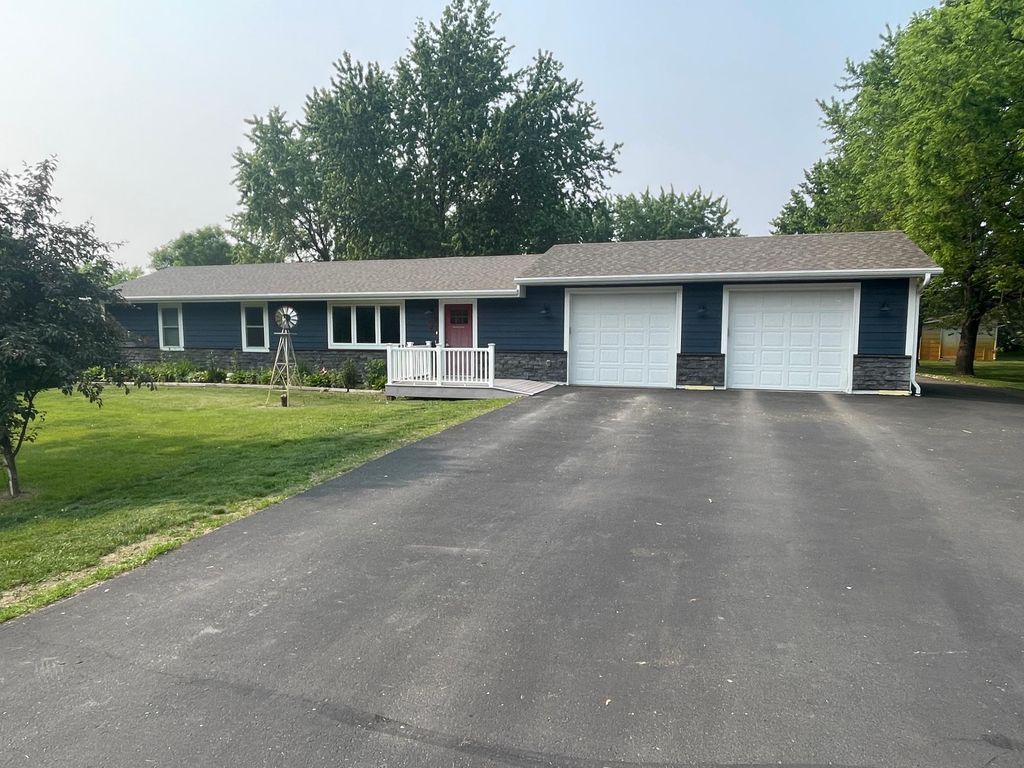 1380 84th Street NE, Monticello, MN 55362