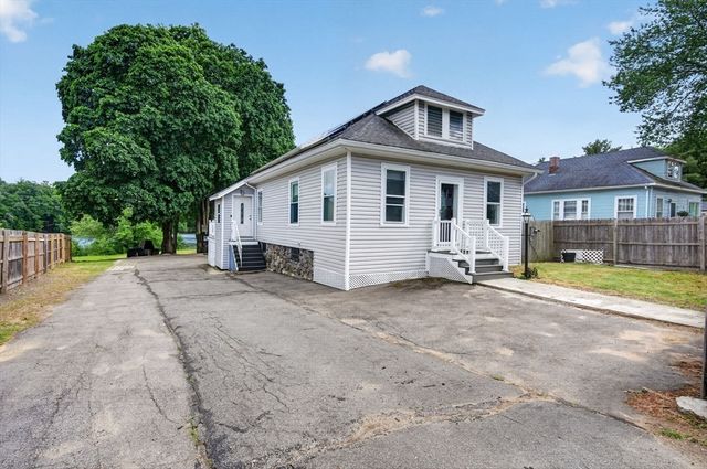 524 Lowell St, Methuen, MA 01844