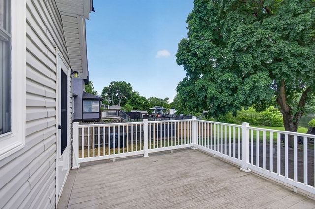 524 Lowell St, Methuen, MA 01844