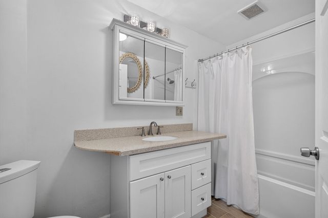 524 Lowell St, Methuen, MA 01844