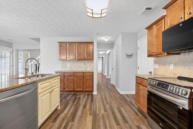 3338 Gardenside Walk, Loganville, GA 30052