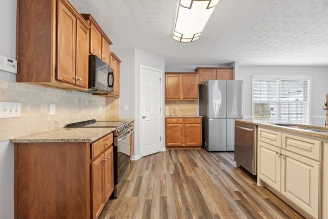 3338 Gardenside Walk, Loganville, GA 30052