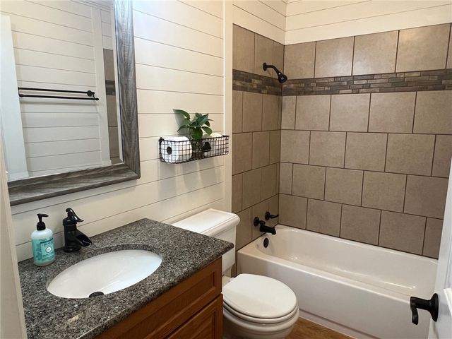 104 Oak Street, Jasper, AR 72641