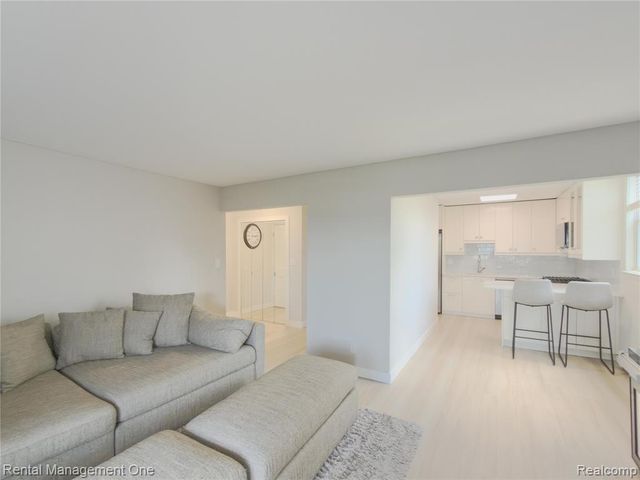 1603 Cass Lake Road D unit, Keego Harbor, MI 48320
