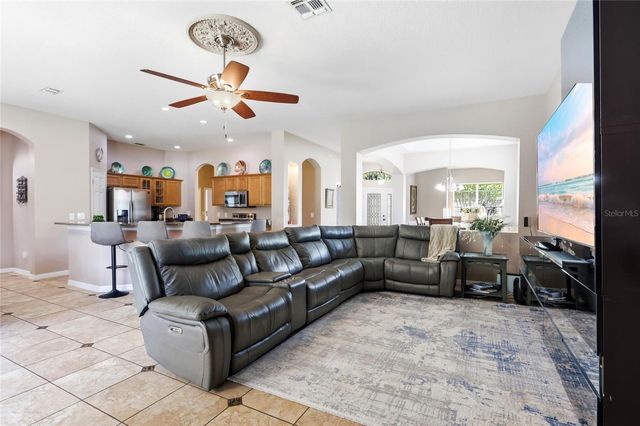 106 ALEXANDRIA PLACE DR, Apopka, FL 32712