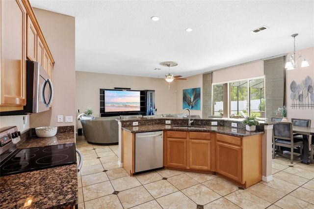 106 ALEXANDRIA PLACE DR, Apopka, FL 32712