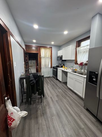 8641 S May Street, Chicago, IL 60620