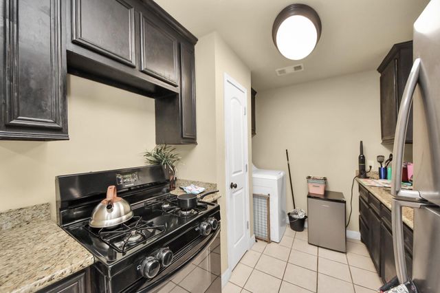 607 Airline Drive, Conroe, TX 77301