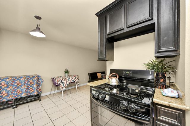 607 Airline Drive, Conroe, TX 77301