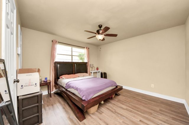 607 Airline Drive, Conroe, TX 77301