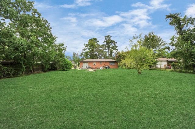 607 Airline Drive, Conroe, TX 77301