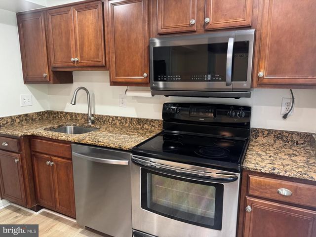 5230 LONSDALE DR, Springfield, VA 22151