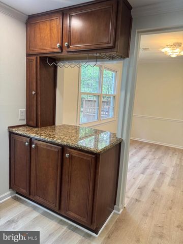 5230 LONSDALE DR, Springfield, VA 22151