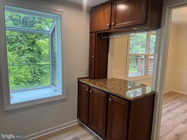 5230 LONSDALE DR, Springfield, VA 22151