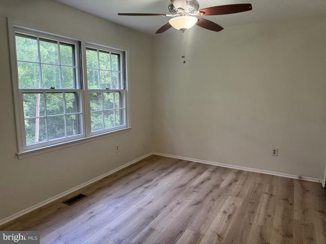 5230 LONSDALE DR, Springfield, VA 22151