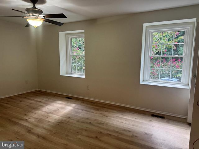 5230 LONSDALE DR, Springfield, VA 22151