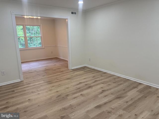 5230 LONSDALE DR, Springfield, VA 22151