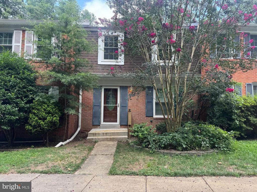 5230 LONSDALE DR, Springfield, VA 22151