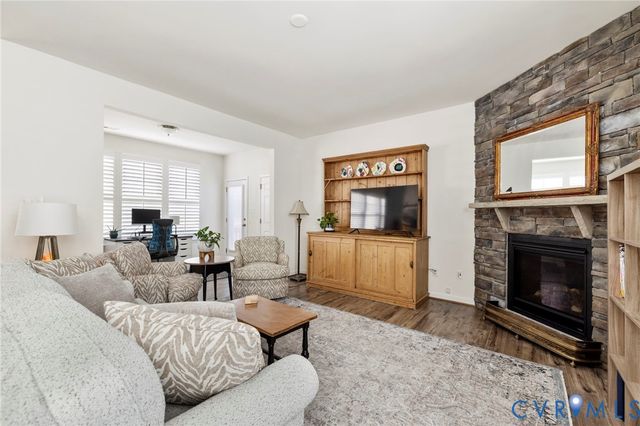 16817 Gossamer Dr, Moseley, VA 23120